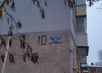 Продается 3-ком. квартира, 62 м2, посёлок городского типа Редкино, улица Калинина, 10