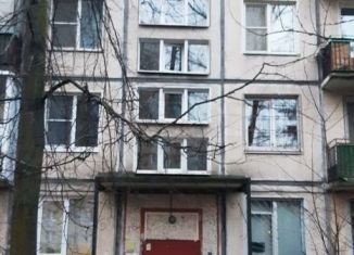 Продам 2-комнатную квартиру, 42 м2, Санкт-Петербург, метро Купчино, Звёздная улица, 18