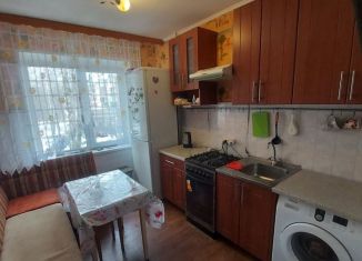 Сдается трехкомнатная квартира, 65 м2, Железногорск, улица Ленина, 51