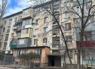 Сдается в аренду 1-комнатная квартира, 35 м2, Дагестан, улица Гагарина, 80