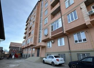 Продается 2-комнатная квартира, 85 м2, посёлок городского типа Семендер, проспект Казбекова, 231