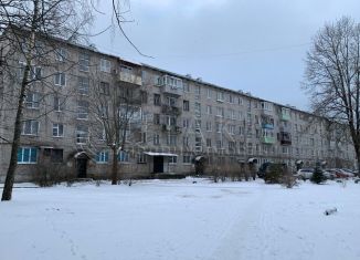 Трехкомнатная квартира на продажу, 55.3 м2, Ленинградская область, проспект Ленина, 38