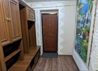Продается 2-ком. квартира, 43.7 м2, посёлок городского типа Новоспасское, площадь Макаренко, 32