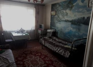 Продаю трехкомнатную квартиру, 58 м2, Азов, улица Макаровского, 100