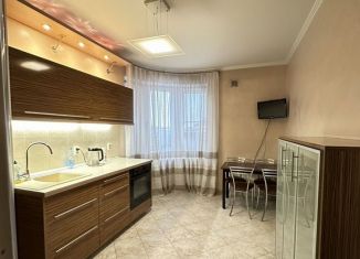 3-ком. квартира в аренду, 86 м2, Калининград, Пражская улица, 1А