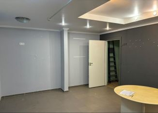 Продаю торговую площадь, 4098.5 м2, Тольятти, улица Свердлова, 13А