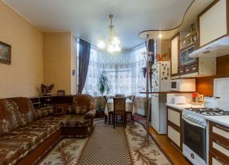 Продам 3-комнатную квартиру, 69.9 м2, Екатеринбург, проспект Ленина, 69к13