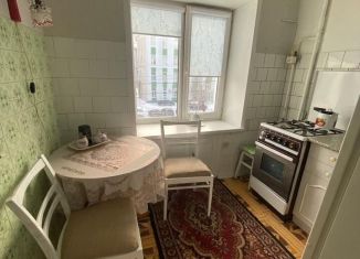 Сдам 2-ком. квартиру, 42 м2, Курган, улица Карла Маркса, 31