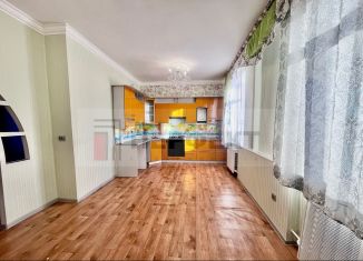 Продается трехкомнатная квартира, 70.2 м2, Белебей, улица Тукаева, 72