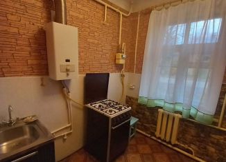 Продам 2-ком. квартиру, 40 м2, Новгородская область, улица Энгельса, 4