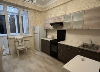 Сдаю в аренду 1-ком. квартиру, 55 м2, Каспийск, проспект М. Омарова, 24