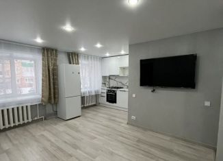 2-ком. квартира на продажу, 44 м2, Азнакаево, улица Хасанова, 1