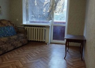 Продаю 2-ком. квартиру, 42 м2, Сальск, улица Ленина, 33