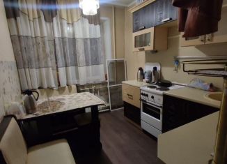 Продается 3-ком. квартира, 64 м2, Барнаул, улица Гущина, 167