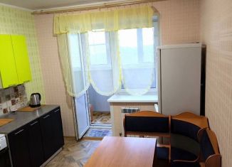 Сдается в аренду 1-комнатная квартира, 45 м2, Смоленск, улица Рыленкова, 54