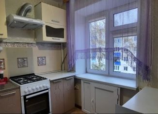 Сдам в аренду 3-комнатную квартиру, 60 м2, Стерлитамак, Коммунистическая улица, 37