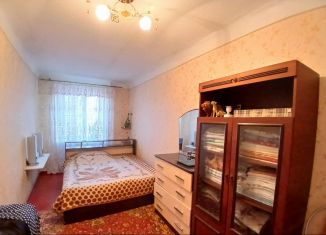 Продается трехкомнатная квартира, 55 м2, Шахты, Сквозной переулок, 75