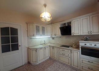 Продам 3-ком. квартиру, 77 м2, Алтайский край, улица Шумакова, 63