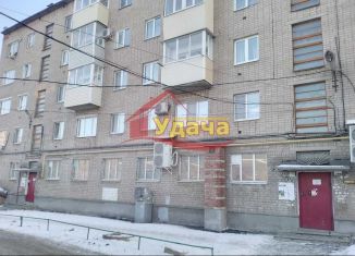 Продается 1-комнатная квартира, 30.6 м2, Орск, проспект Ленина, 56