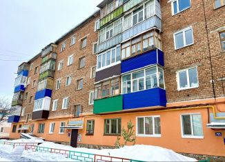 Продаю 2-ком. квартиру, 46.4 м2, Салават, улица Ленина, 64