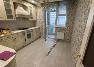 2-ком. квартира в аренду, 70 м2, Симферополь, улица Лексина, 48А