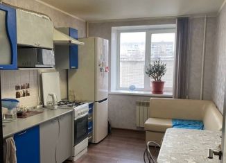 Продаю 2-комнатную квартиру, 60 м2, Саратов, Осенняя улица, 6