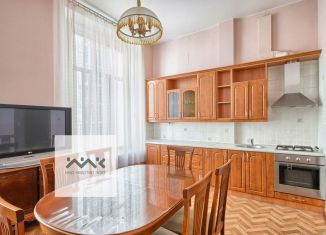 Продам двухкомнатную квартиру, 70 м2, Санкт-Петербург, улица Жуковского, 53, метро Чернышевская