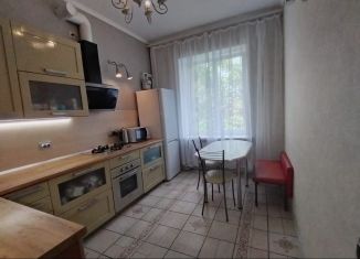 Трехкомнатная квартира в аренду, 90 м2, Таганрог, улица Свободы, 30-1