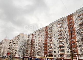 Продаю 2-ком. квартиру, 52.7 м2, Брянская область, улица Крахмалёва, 33