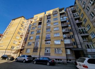 Сдам трехкомнатную квартиру, 50 м2, Северная Осетия, улица Цоколаева, 32к3