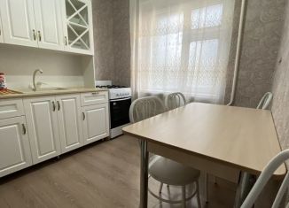 Сдаю 2-ком. квартиру, 46 м2, Грозный, улица Вахи Алиева, 30