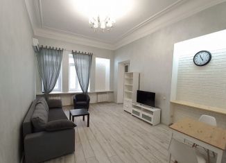 2-ком. квартира в аренду, 60 м2, Евпатория, улица Иванова, 1