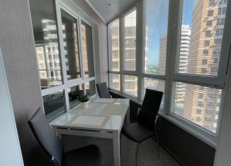 Продаю 2-комнатную квартиру, 78 м2, Краснодар, улица Леонида Лаврова, 8к1ск2, ЖК Империал