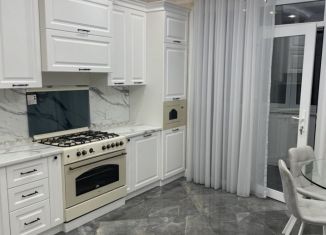 Продам четырехкомнатную квартиру, 125 м2, Магас, улица Саида Чахкиева, 32