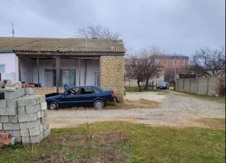 Продам дом, 1000 м2, посёлок городского типа Ленинкент, улица Терешковой, 10/5