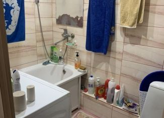 Продам 2-ком. квартиру, 43 м2, Каменка, улица Чкалова, 25