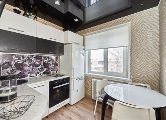 Продается 5-комнатная квартира, 31 м2, Новосибирск, улица Немировича-Данченко, 30, метро Площадь Маркса