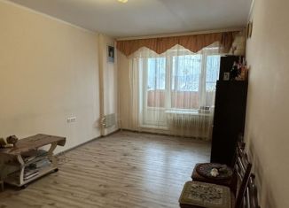 Продается двухкомнатная квартира, 45.8 м2, поселок Большевик, улица Ленина