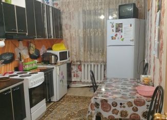 Продам 2-ком. квартиру, 59 м2, посёлок городского типа Айхал, улица Кадзова, 1