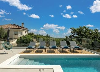 Продаю дом, 245 м2, посёлок городского типа Красная Поляна