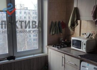 Продается трехкомнатная квартира, 60 м2, Москва, улица Генерала Тюленева, 39, метро Тёплый Стан