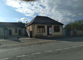 Продам торговую площадь, 300 м2, село Султан-Янги-Юрт, улица У. Буйнакского, 59