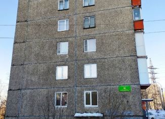 Продается трехкомнатная квартира, 68.3 м2, Мурманск, улица Полярные Зори, 17к2
