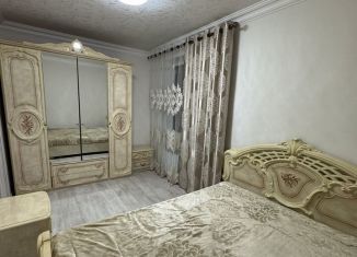 Сдается в аренду 2-комнатная квартира, 45 м2, Грозный, улица У.А. Садаева, 33/18, 3-й микрорайон