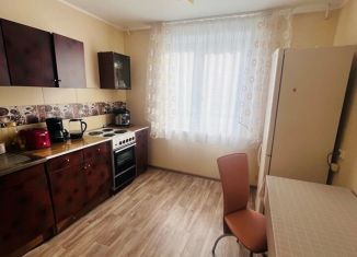 Продажа 2-комнатной квартиры, 49.5 м2, Челябинск, улица Братьев Кашириных, 114