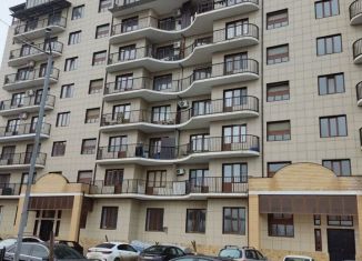 Продается 2-ком. квартира, 75 м2, Урус-Мартан, улица имени Ахмат-Хаджи Кадырова, 31А