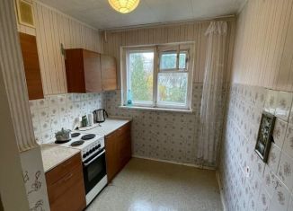 Сдается 2-комнатная квартира, 46 м2, Челябинск, улица Овчинникова, 9А