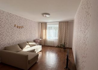 Сдам 2-комнатную квартиру, 54 м2, Бердск, Новосибирская улица, 4