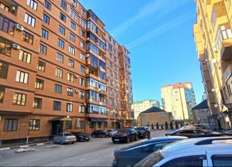 Продажа квартиры со свободной планировкой, 64 м2, Грозный, улица А.А. Айдамирова, 135к3, микрорайон Ипподромный