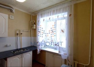 Продается 1-комнатная квартира, 30.5 м2, Чебоксары, улица Космонавта Андрияна Григорьевича Николаева, 37, Калининский район